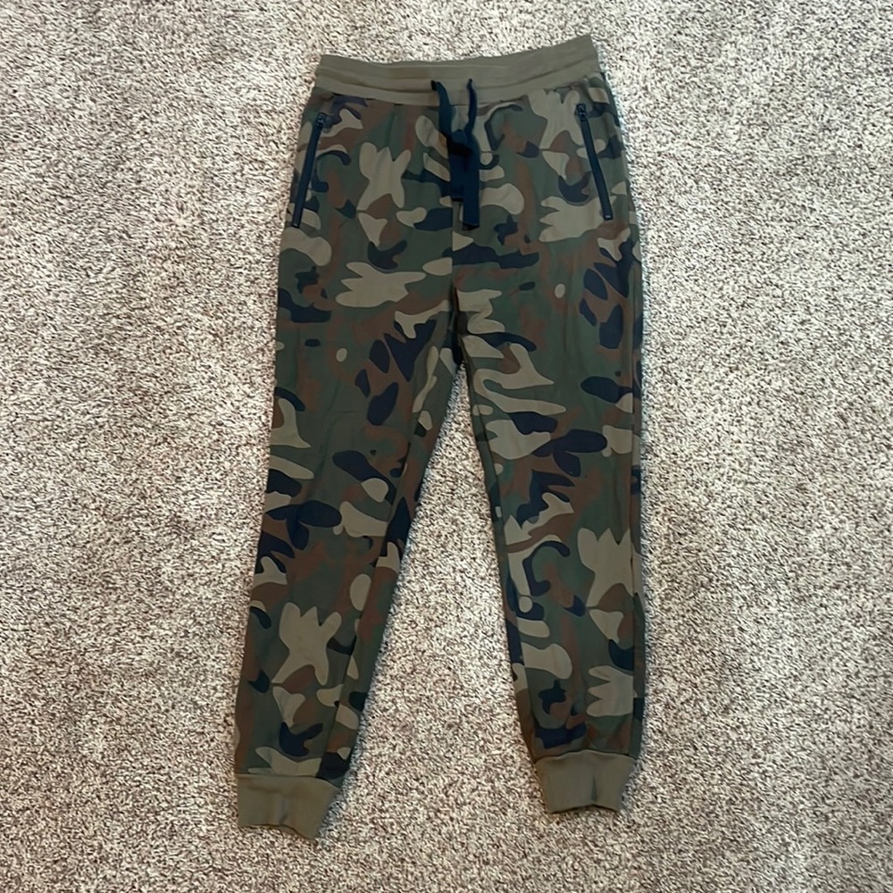Men’s camouflage sweatpants size small
